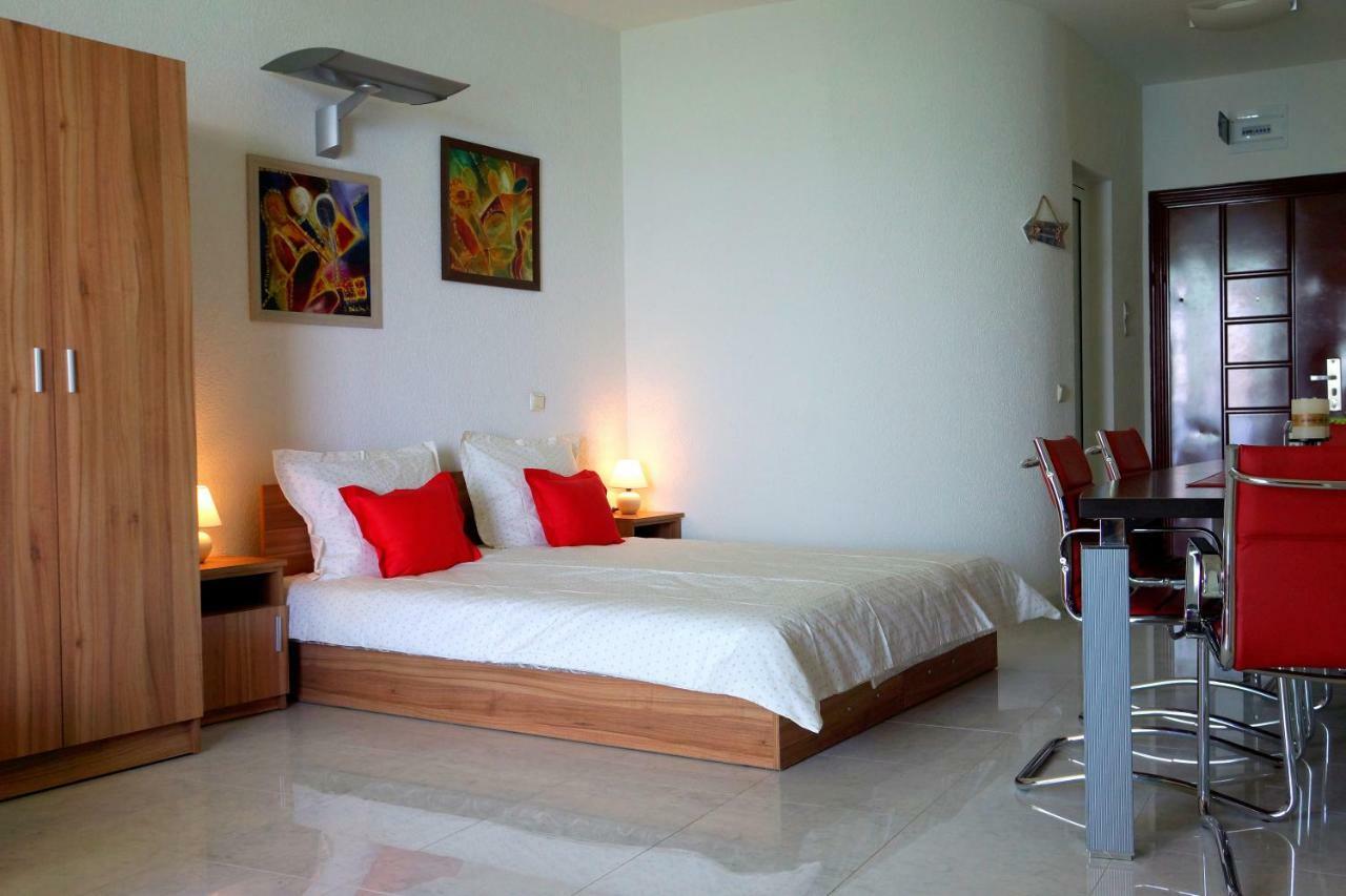 Silver Beach Delux Apartments Byala  Bagian luar foto